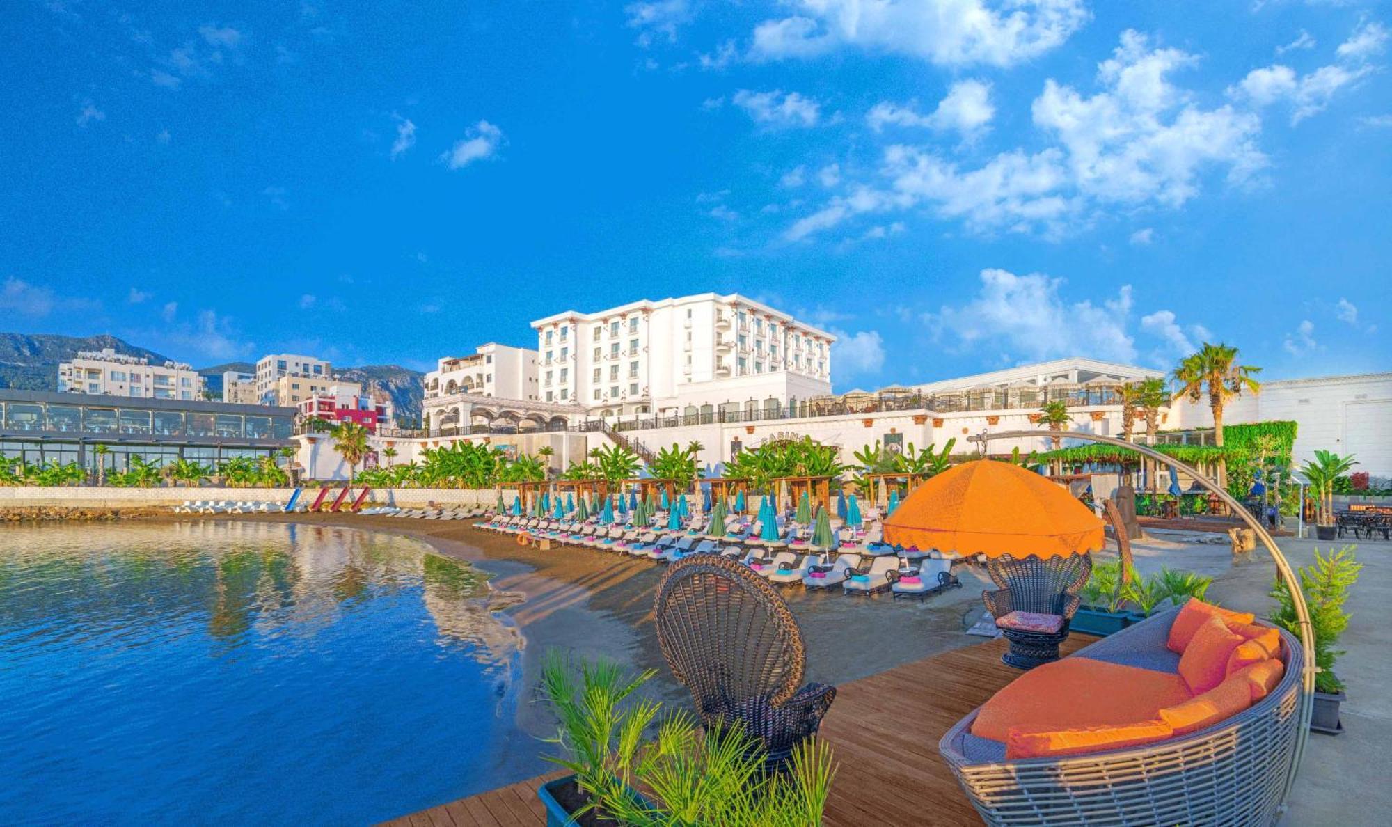 Central 2 Bed Sea View Apartment In Kyrenia Kyrenia  Exterior photo