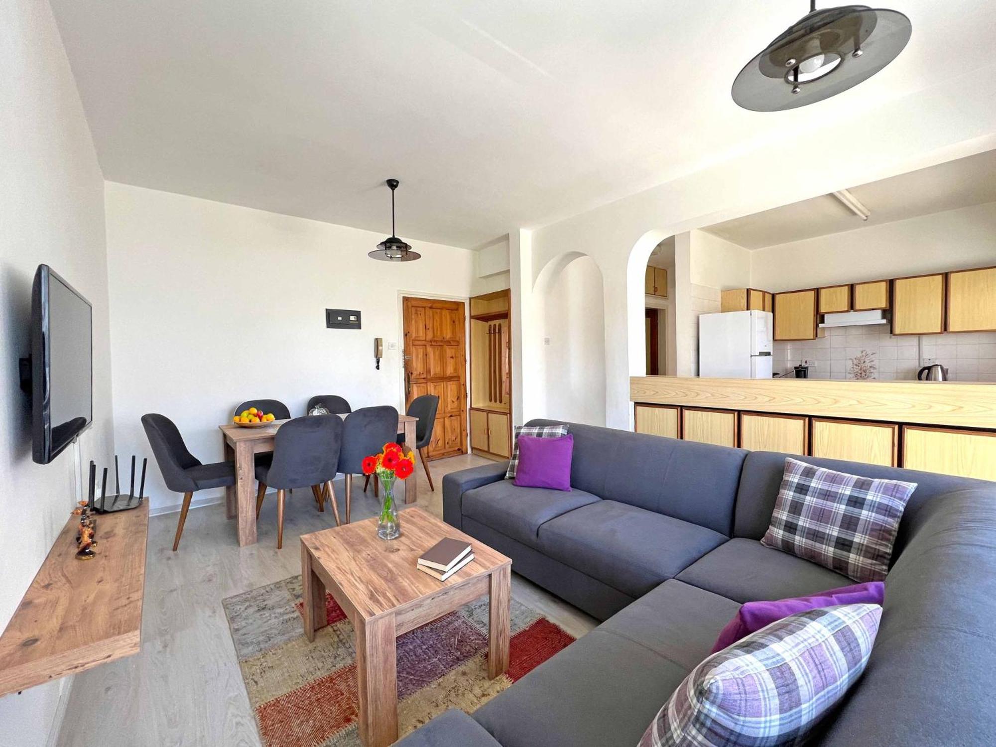 Central 2 Bed Sea View Apartment In Kyrenia Kyrenia  Exterior photo