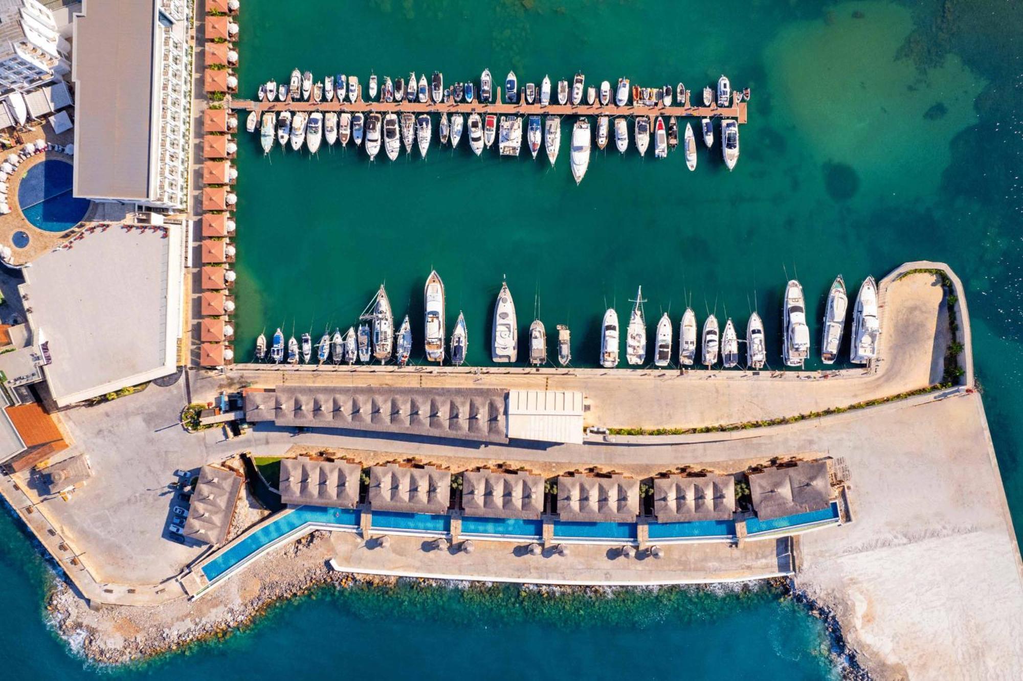 Central 2 Bed Sea View Apartment In Kyrenia Kyrenia  Exterior photo