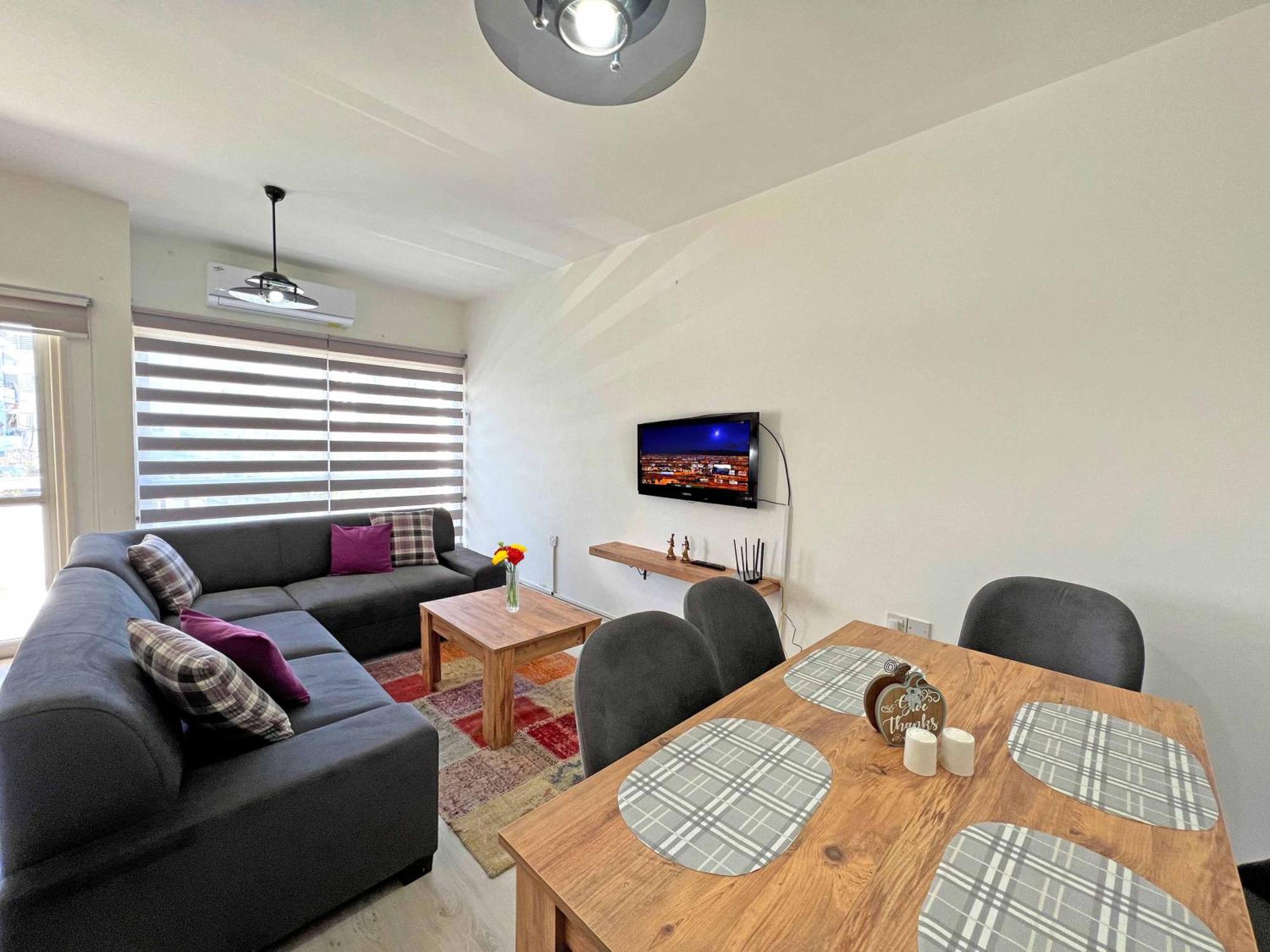 Central 2 Bed Sea View Apartment In Kyrenia Kyrenia  Exterior photo