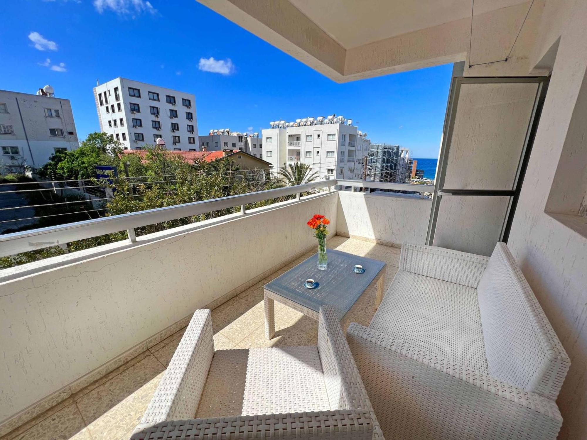 Central 2 Bed Sea View Apartment In Kyrenia Kyrenia  Exterior photo