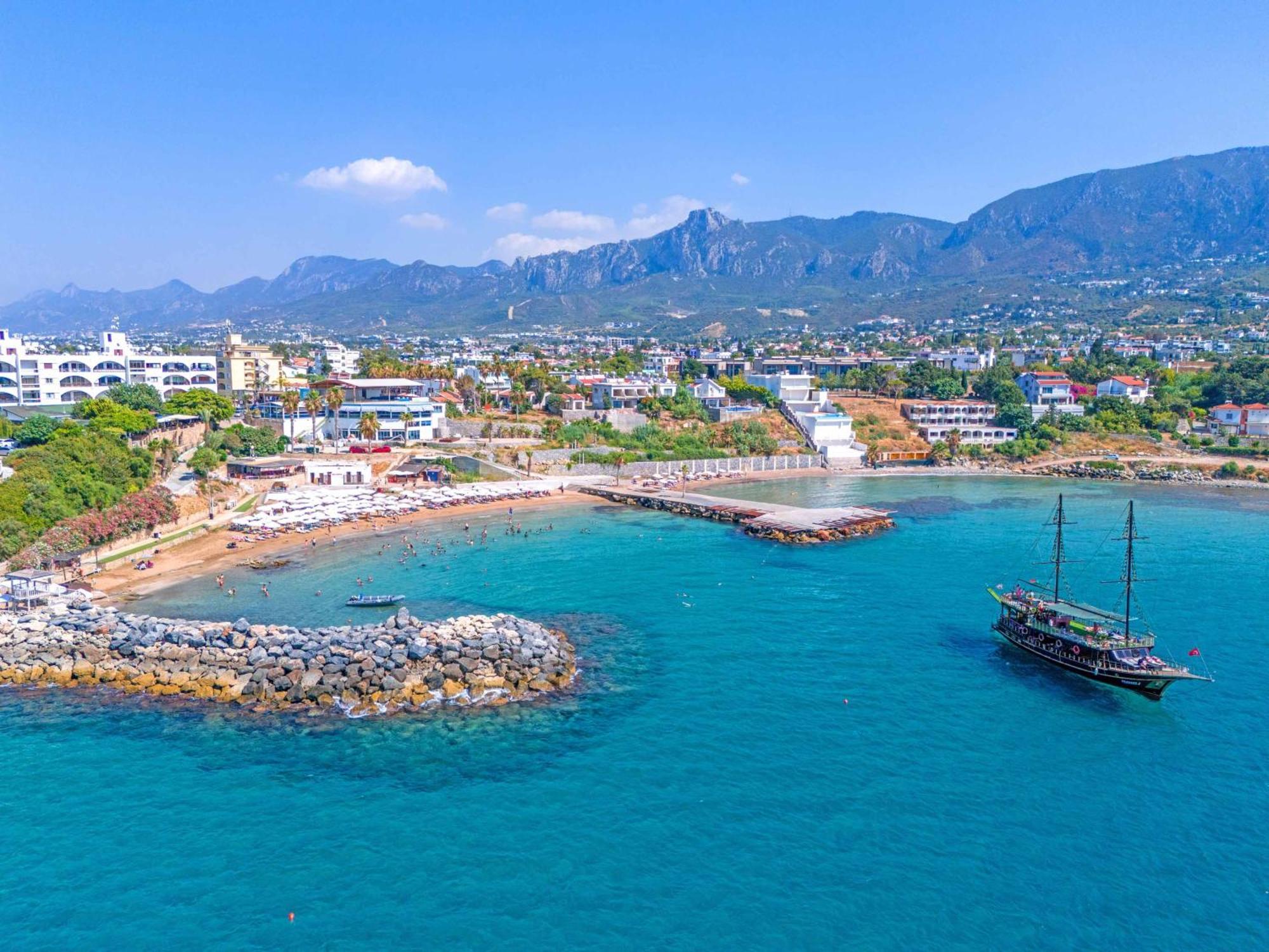 Central 2 Bed Sea View Apartment In Kyrenia Kyrenia  Exterior photo